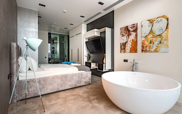 Апартаменты Neva Towers c ванной у окна