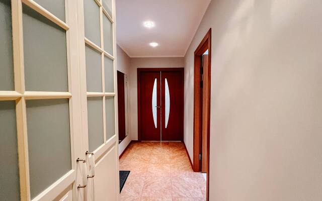Aparts Uyutnaya Kvartira Ryadom S Zhd Vokzalom Apartments