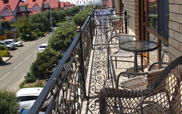 Celentano Mini-Hotel