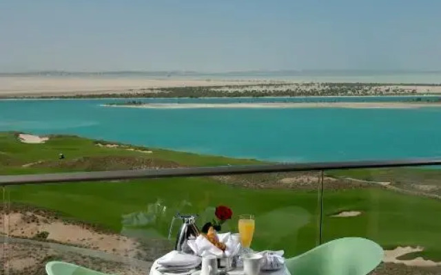 Hotel Crowne Plaza Abu Dhabi Yas Island by IHG