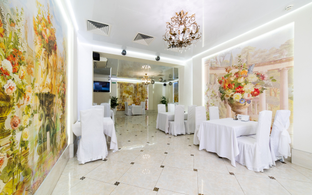 Uyut Hotel