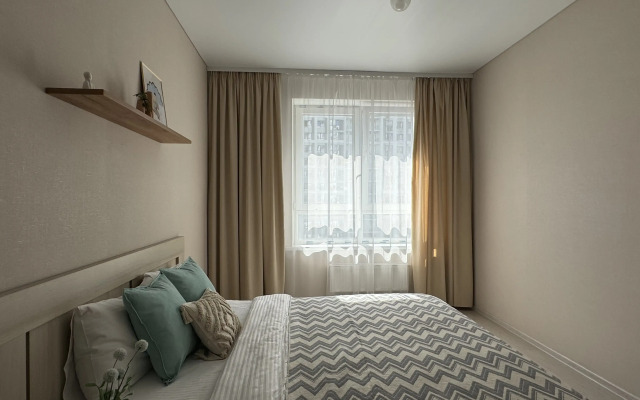 V ZHK Entuziastov Apartments