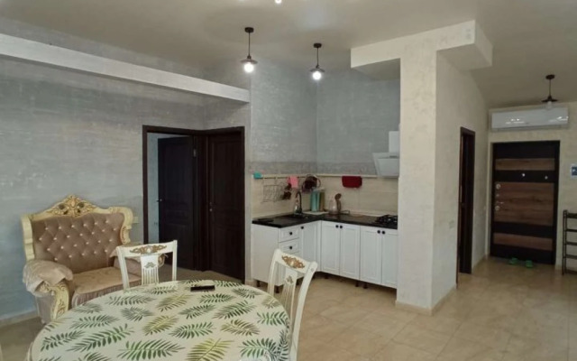 Trekhkomnatnye Lyuks 3 1 Apartments