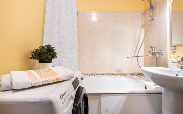 Natali 2-room U Metro Chertanovskaya Apartments