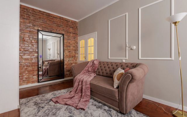 Апартаменты Трехкомнатные у Площади Восстания 10 гостей