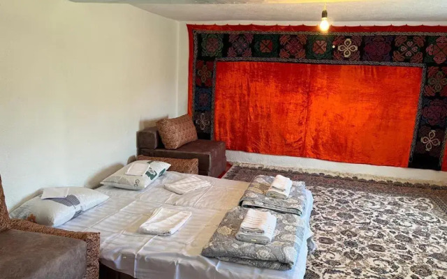 Gostevoy Dom Atai Guesthouse