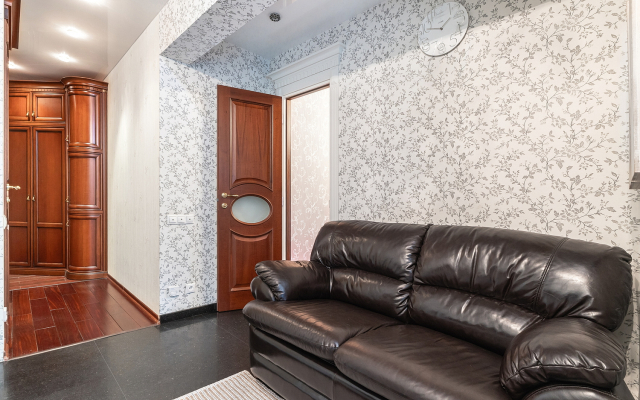 S Konditsionerom Vozle Kievskogo Vokzala Flat