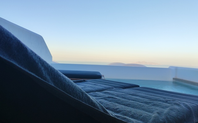 Nero Luxury Suites Hotel