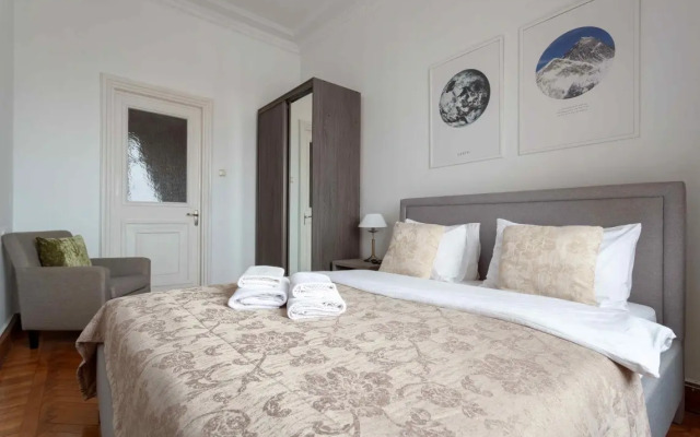 Lyuks s balkonom ı vidom na Moskva-Siti Apartments