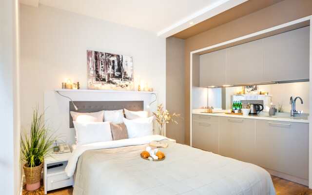 Serenity Oasis with Sea View - Alliance Palace Apartments