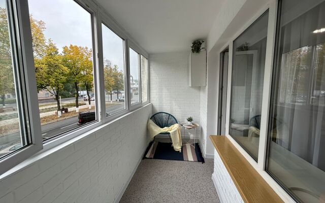Na Prospekte Oktyabrya Ost. Bulvar Slavy Flat