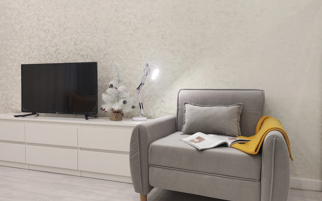 Studiya U Zh/d Vokzala Na 31 Etazhe Flat