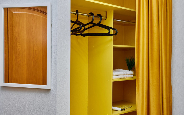 18 Line Mini Hotel