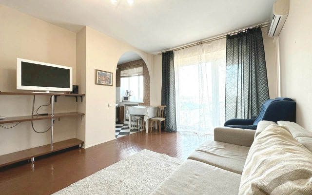 Квартира двухкомнатная в центре на Кирова рядом со стадионом Химик