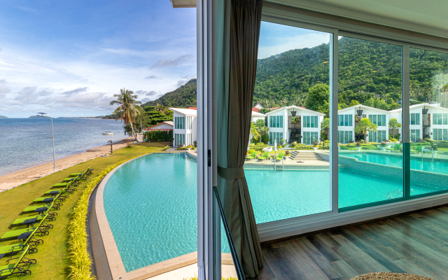 Vannee Golden Sands Beachfront Resort