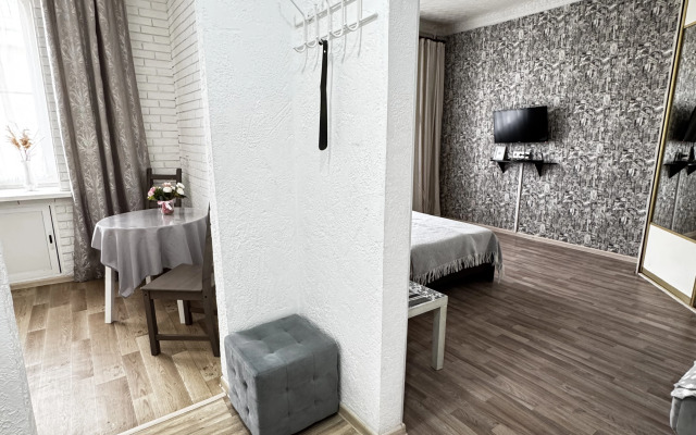 Квартира рядом с УВЗ Патона 8/4