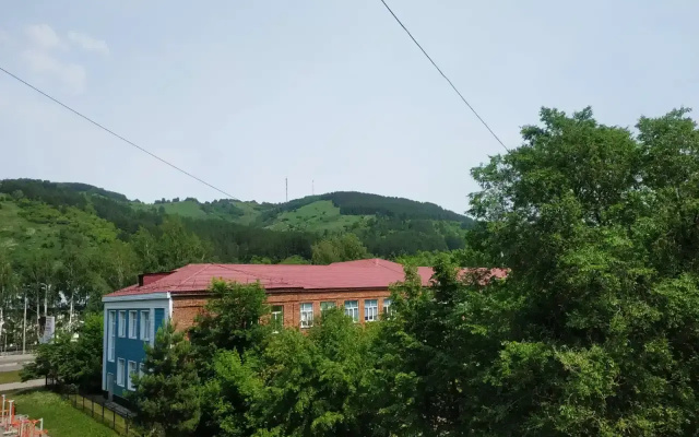 Kvartira s vidom na gory