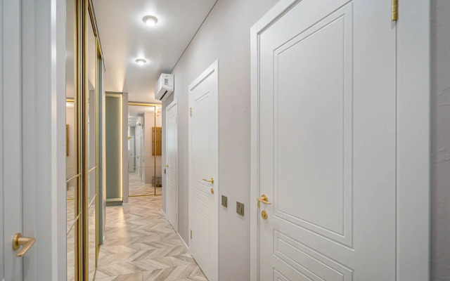 4-room VIP dlya 8 gostey Apartment
