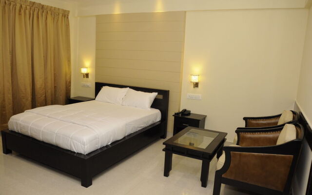 Hotel Raj Vista Suites & Convention