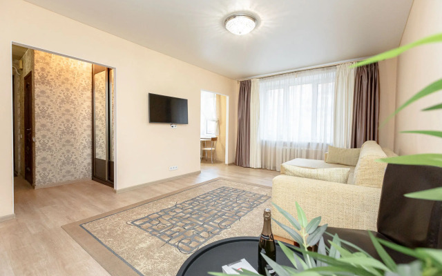 Ladgorna na Nezavisimosti 74 Apartments