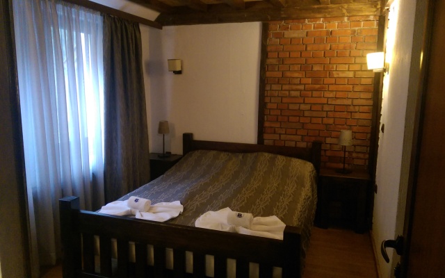 Horlog Castle Guest House