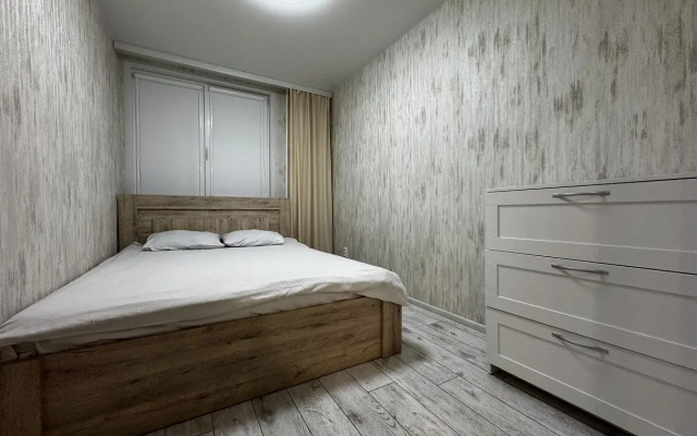 Trekhkomnatnye na Dneprovskom bulvare 66 Apartments