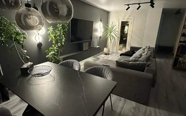 Tolstogo 28 Flat