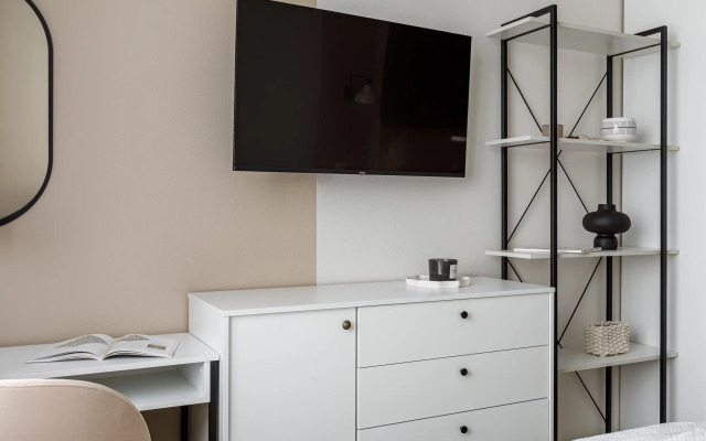 Дизайнерская Студия в Небоскрёбе Бизнес-класса AFI TOWER