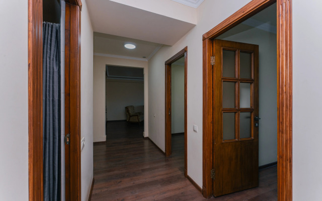 KeyGo #0164, 2 Bedroom, City Center, Saryan Street Apartments