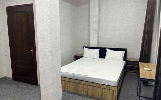 White House Hotel