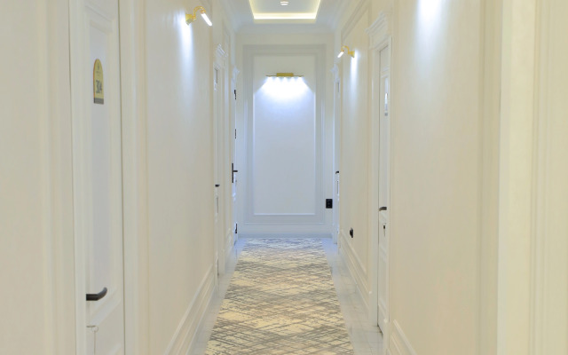 Amir Plaza Hotel