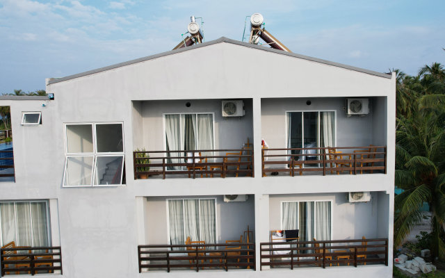 Отель Grand Beach Dhigurah