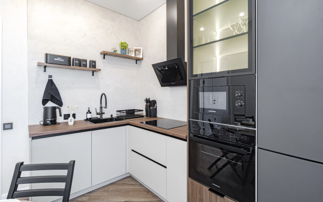 Na Ulitse Zhoshy Khana, 13 Flat