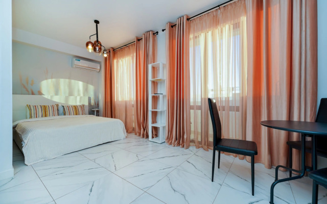 10 Krymskiy Mamayka Apartment