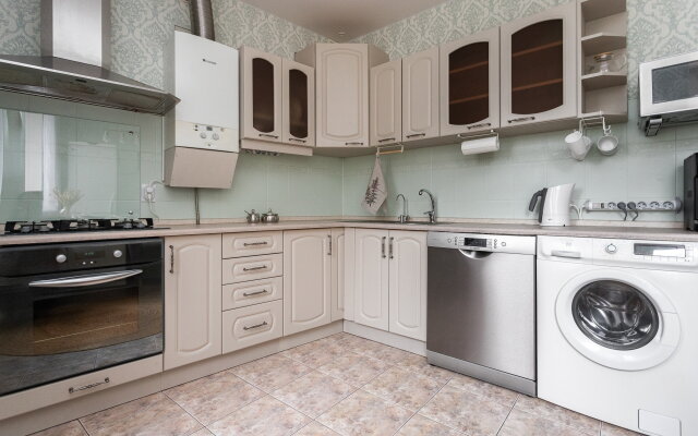 Квартира Двухкомнатная вид на Ботанический сад на 2 этаже