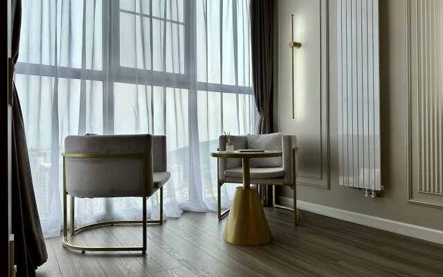 Dizaynerskaya Ryadom S Morem I Krasivym Vidom Flat