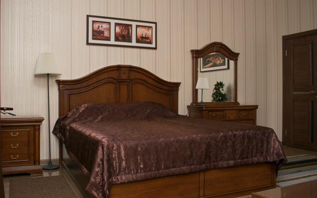 Leon Hotel