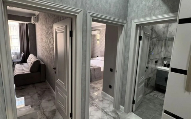 Roskoshnaya S Krasivym Vidom Flat