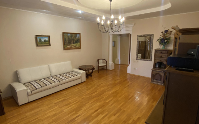Квартира Большая трешка на Ершова 57Б
