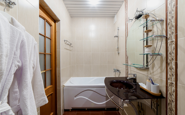 U Kolesa Obozreniya Apartmens