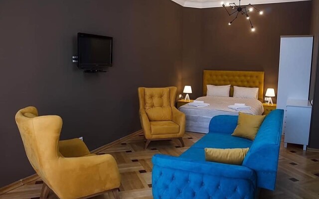 DanaEVA Hotel