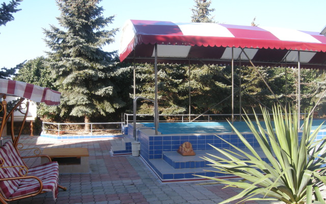 Chernomorskij Guest House