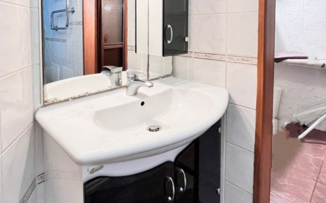 Trekhkomnatnye Apartamenty KvartBuro Flat