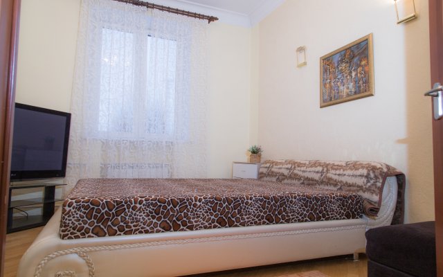 Dvuhkomnatnye na Ploshchadi Pobedy Apartments