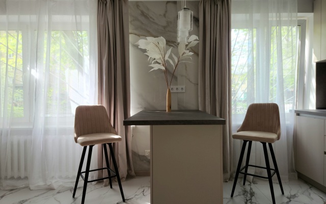 Tolstoy Donskaya Flat