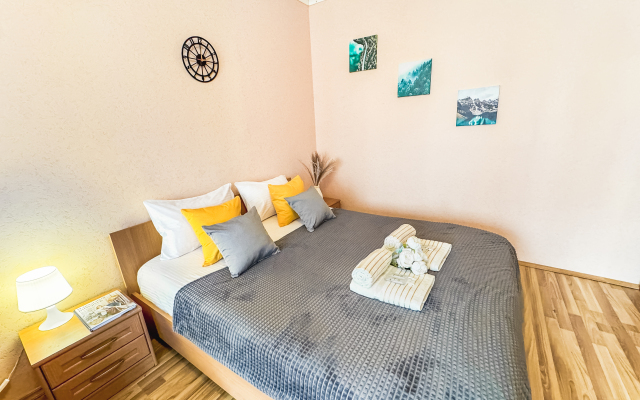 S zaseleniyem Lutshiy servis Posutochno50 Flat
