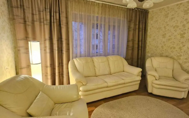 Na Sverdlova 100 Flat