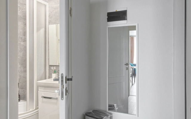 Апартаменты MyHomeYourHome на Дальневосточном проспект 19 к1