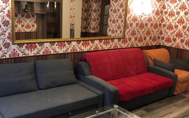 3 Komnatnaya Kvartira Dlya Bolshoy Kompanii Flat