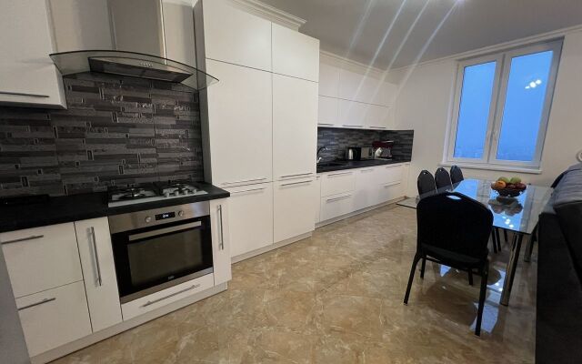 S Panoramnym Vidom Na Verkhnee Ozero Flat